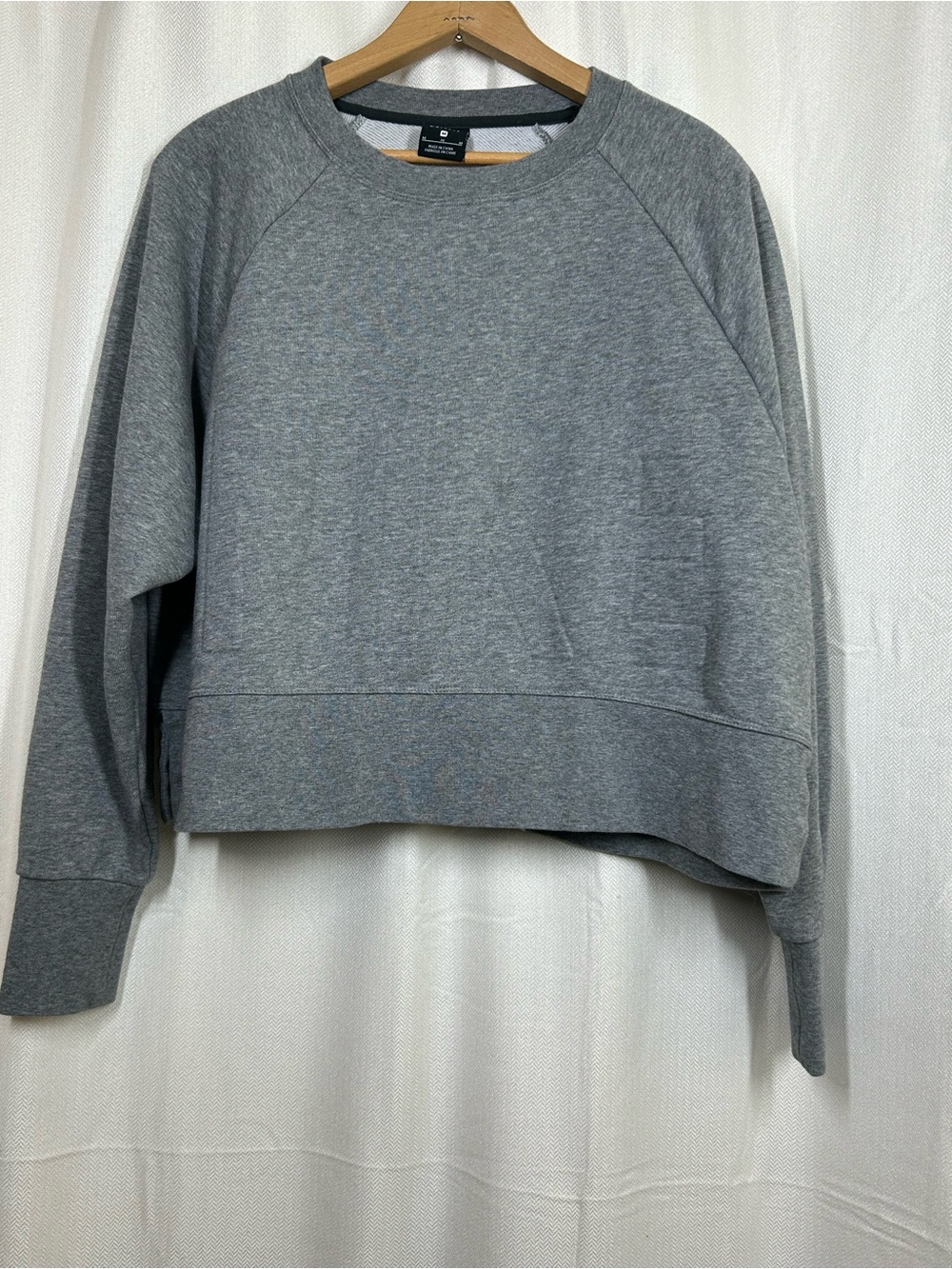 Nike Dri-fit Cropped Sweatshirt Spellout Logo Grey Fleece Size Medium